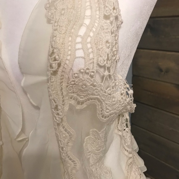 Lace vest - Picture 2 of 4